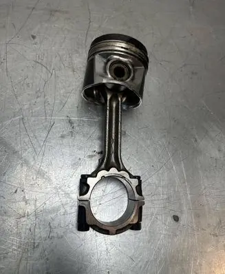 Nissan X-Trail T30 Piston with connecting rod 1151CB