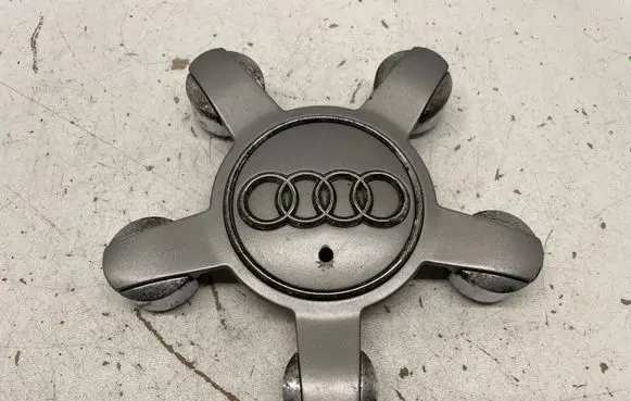 Audi A3 S3 8V Original wheel cap 8R0601165