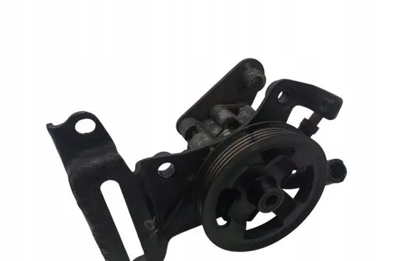 Toyota Avensis T250 Power steering pump