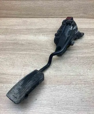 Nissan Primera Accelerator throttle pedal 18002AU400 6PV008620