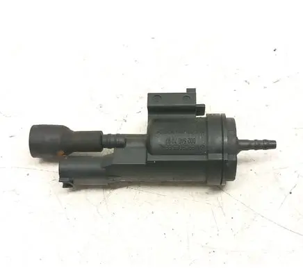 Mercedes-Benz E W212 Turbo solenoid valve 0025407097 48B43625C02