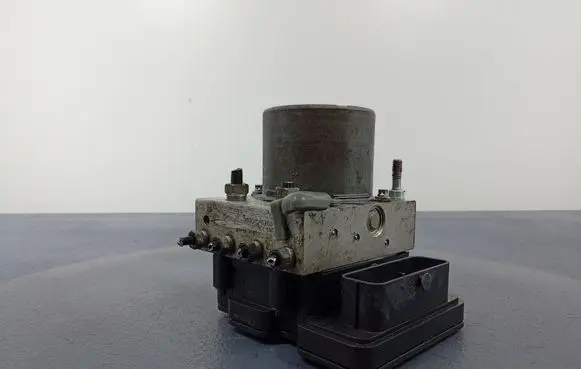 Toyota Avensis T270 ABS Pump 0265956504
