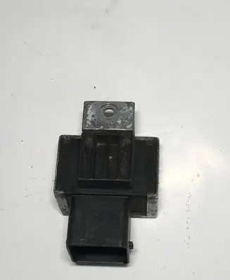 Nissan Qashqai Glow plug pre-heat relay 9640469680