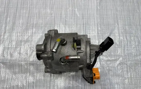 KIA Sportage Generator/alternator 373902M900