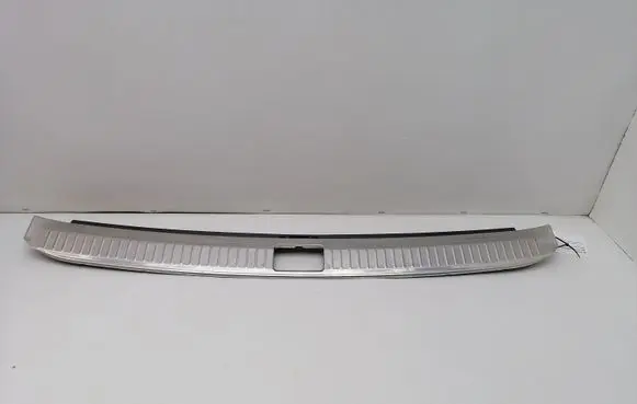 Trunk/boot sill cover protection