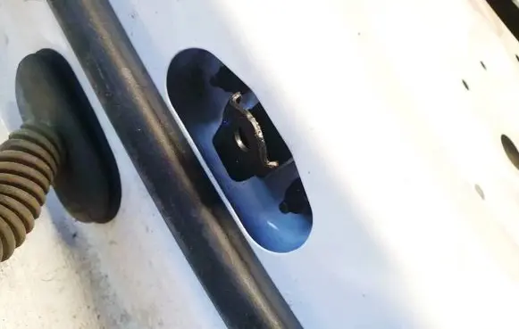 Opel Crossland X Rear door check strap stopper