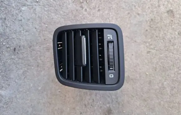 Skoda Yeti (5L) Dashboard side air vent grill/cover trim 5L0819701 8108530