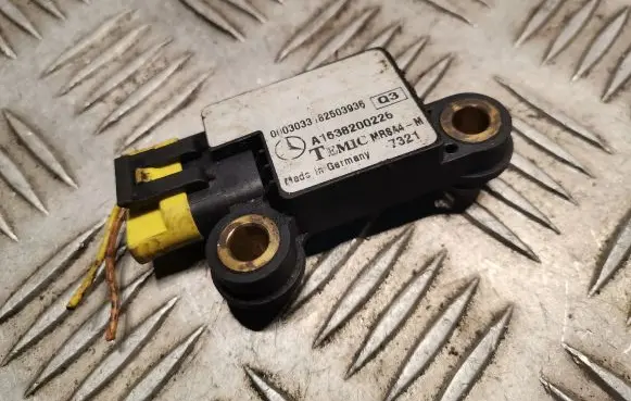 Mercedes-Benz ML W163 Airbag deployment crash/impact sensor 1638200226