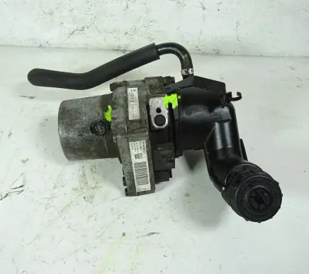 Peugeot 508 RXH Power steering pump 9675277380