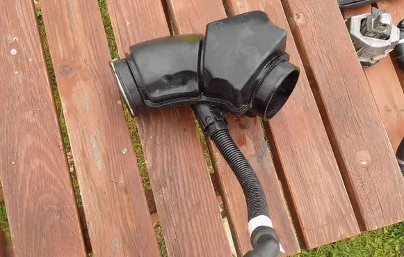 BMW 4 G22 G23 G24 G26 Intake resonator 8580432