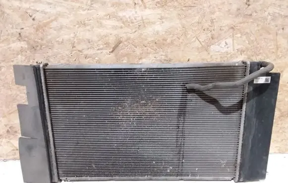 Toyota Avensis T270 Coolant radiator MF4221338222