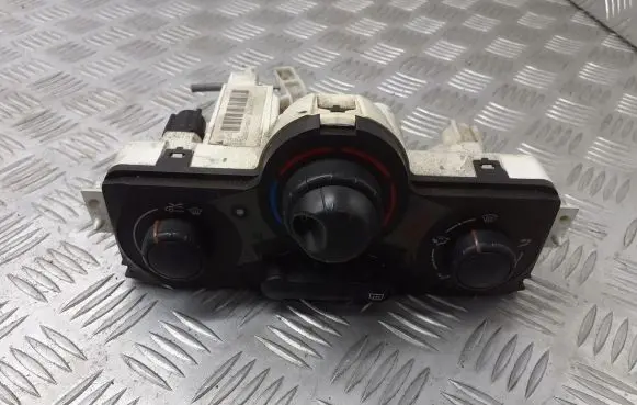 Renault Megane II Interior fan control switch 69420002