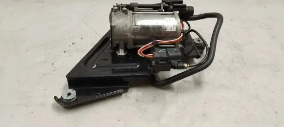 BMW i4 Air suspension compressor/pump 6894450 4430210011