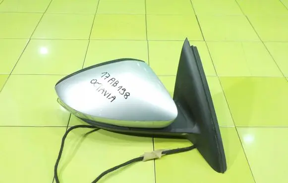 Skoda Octavia Mk3 (5E) Front door electric wing mirror PRAWE 17AB198