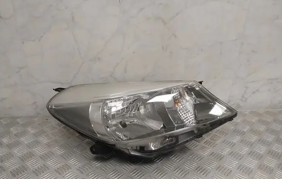Toyota Yaris Headlight/headlamp 811300D450