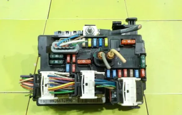 Citroen C3 Fuse box set 9667199780 XP238