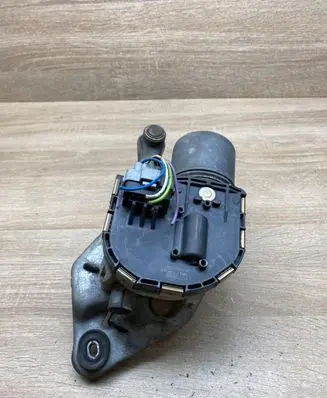 Peugeot 407 Wiper motor 0390241721