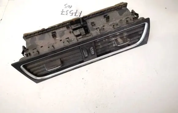 Audi A5 8T 8F Dash center air vent grill 8t1820951b