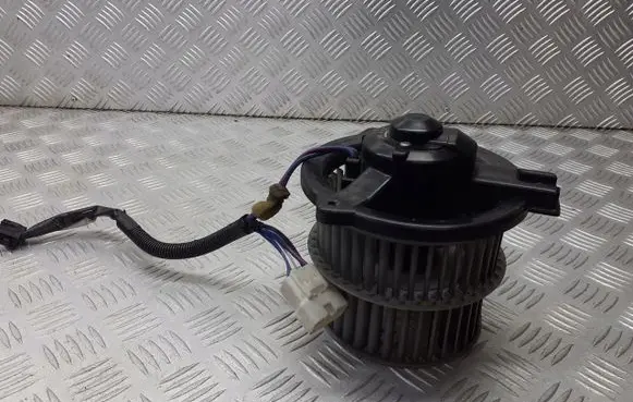 Toyota Yaris Front door blower motor 194000-1290