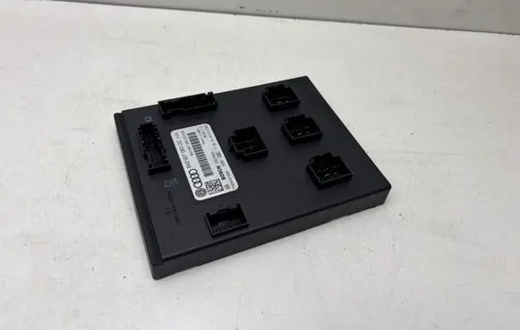 Audi A4 S4 B8 8K Comfort/convenience module 8K0907063DC