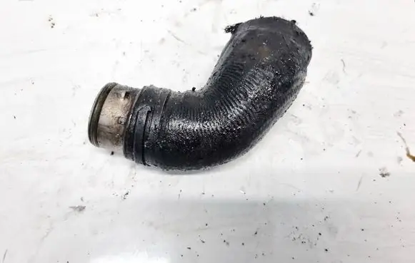 Volkswagen PASSAT B6 Intercooler hose/pipe 038131111C