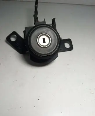 Mercedes-Benz E W124 Tailgate exterior lock A168740091