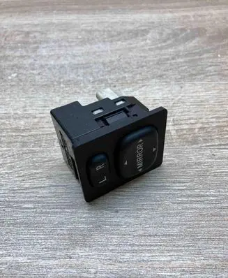 Toyota Auris 150 Wing mirror switch 769746F 183574