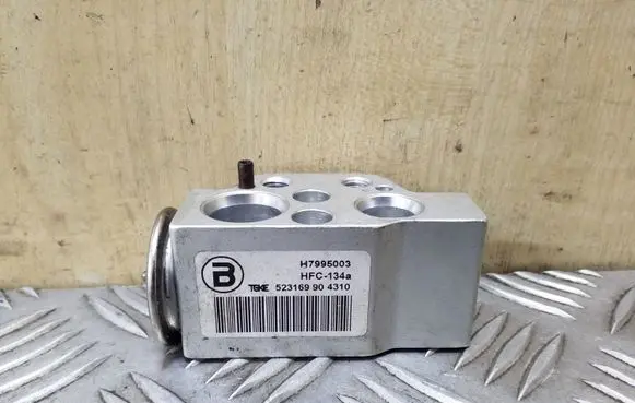 Air conditioning (A/C) expansion valve