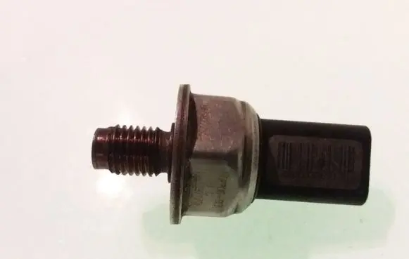 Fuel pressure sensor