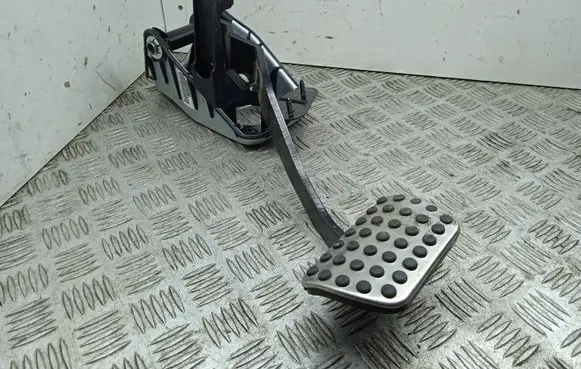 Mercedes-Benz GLE (W166 - C292) Brake pedal A1662900301
