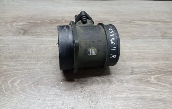 Volvo V70 Mass air flow meter 0280218088 31342362