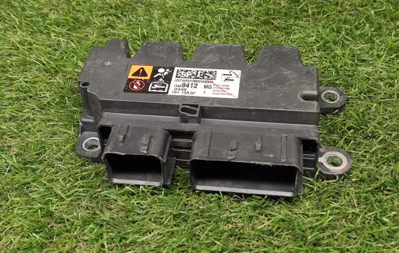 Chevrolet Cruze Airbag control unit/module 13589412