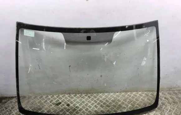 Toyota Corolla E120 E130 Front windscreen/windshield window 