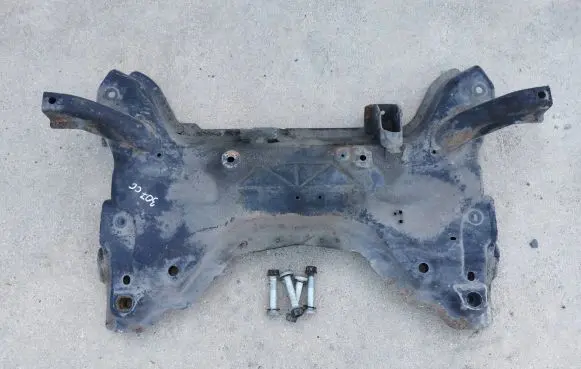 Peugeot 307 Engine mount bracket
