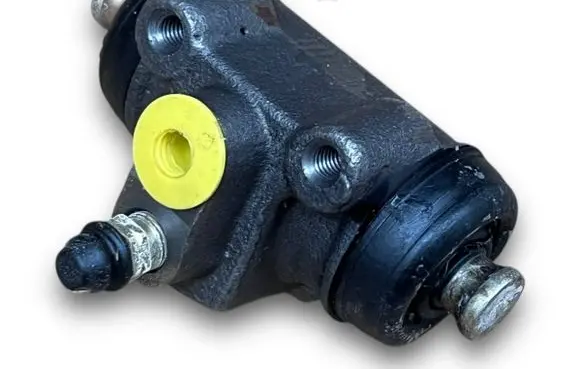 Nissan Terrano Rear brake cylinder 441007F00