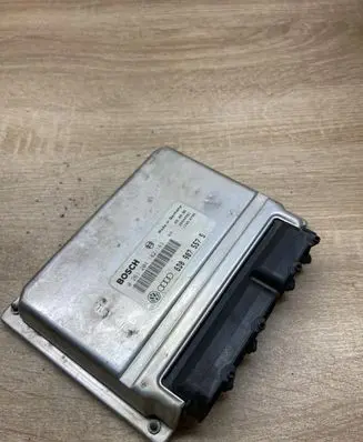 Audi A4 S4 B5 8D Engine control unit/module ECU 8D0907557S 0261204182