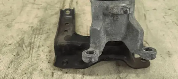 Nissan Murano Z52 Engine mount bracket