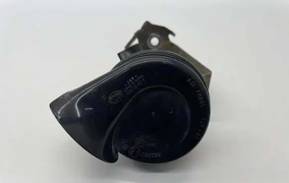 Volkswagen PASSAT B6 Horn signal 3C0951223