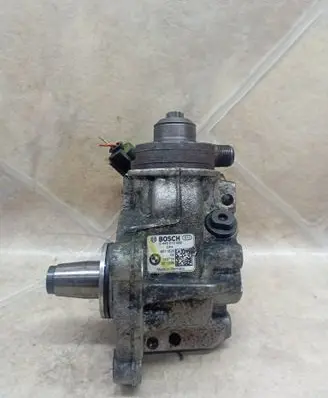 BMW 3 F30 F35 F31 Fuel injection high pressure pump 0445010588 140714 8511626