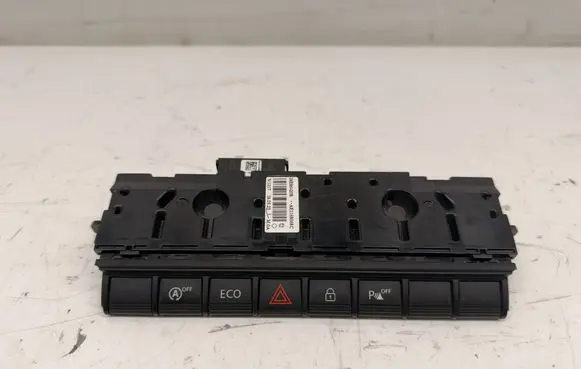 Dacia Duster II Hazard light switch D2PRZEL1 28E86420R