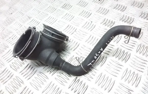 Toyota Prius+ (ZVW40) Breather hose/pipe 1788037100