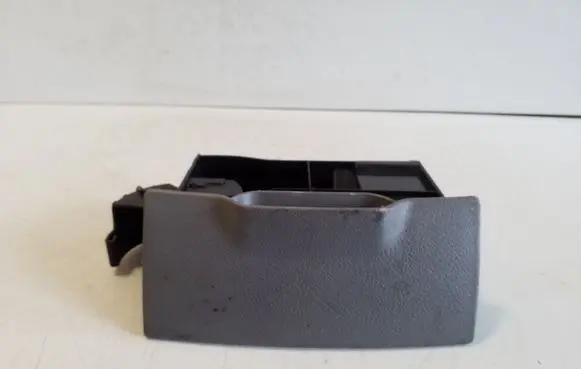 Volkswagen Crafter Cup holder front 