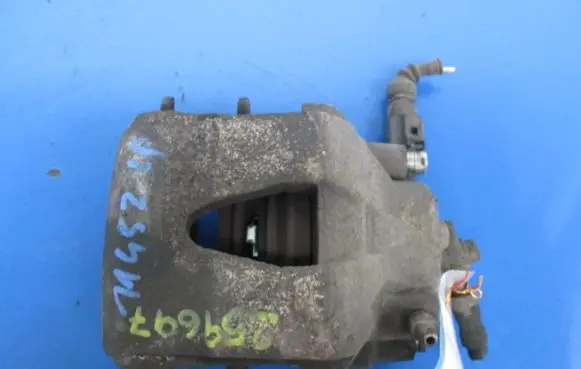 Volkswagen Golf IV Front brake caliper