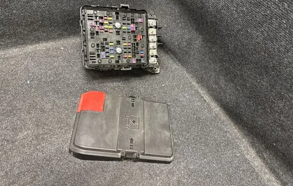 Fuse box set