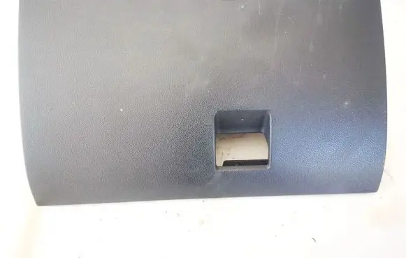 Glove box