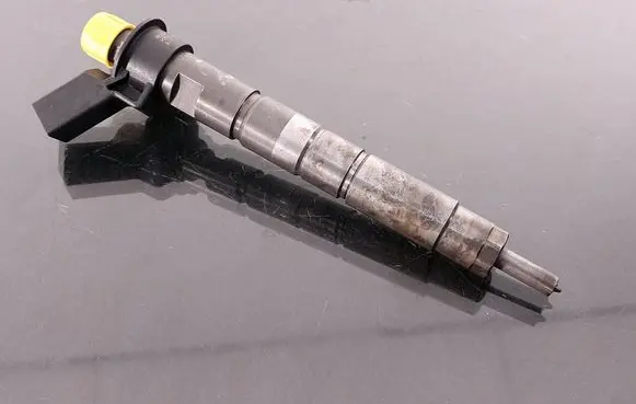 BMW X5 F15 Fuel injector 8508153 0445118