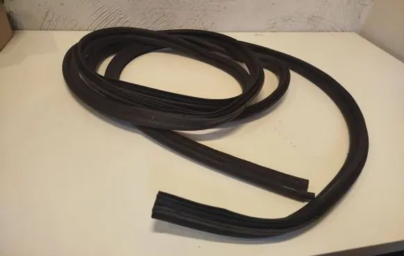 Renault Kangoo II Trunk rubber seal (body) 