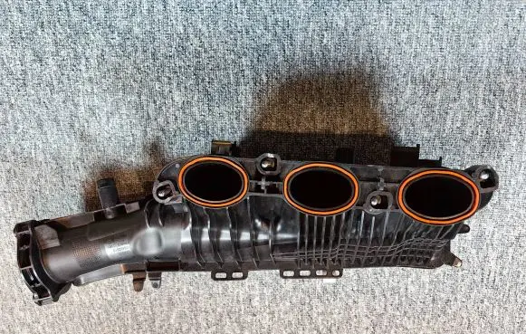 BMW 2 F46 Intake manifold 7617499 11617617499 14082200163
