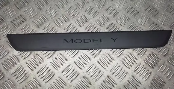 Tesla Model Y Front sill trim cover 149430100B