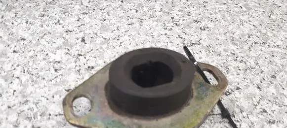 Citroen Saxo Engine mount vacuum valve 